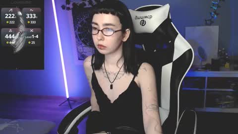 Snapshot of julscinamon chatting on 11, 2, 2025 Baroness Von Cringe online show from 11, 2, 2025