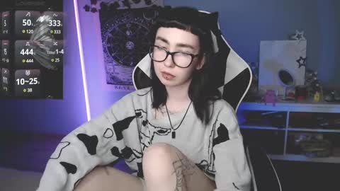 Snapshot of julscinamon chatting on 6, 3, 2025 Baroness Von Cringe online show from 6, 3, 2025