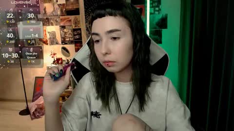 Snapshot of julscinamon chatting on 25, 9, 2025 Baroness Von Cringe online show from 25, 9, 2025