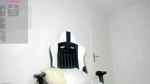 Snapshot of julyssa_sanders chatting on 17, 11, 2025 July online show from 17, 11, 2025