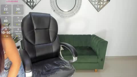 July Adams online show from 22, 4, 2026