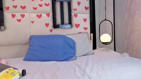 junecollins online show from 14, 2, 2026