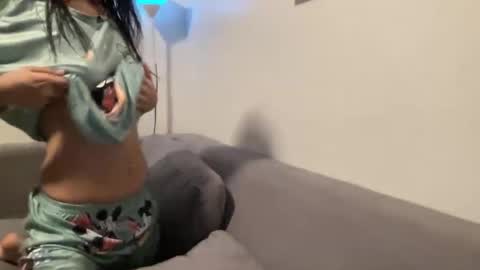 junovaughn online show from 17, 10, 2025