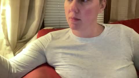 Flirty influncer online show from 19, 11, 2025