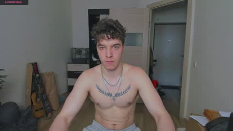 Snapshot of just_edwins chatting on 4, 6, 2026 Edwins online show from 4, 6, 2026