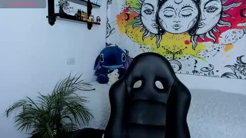 Snapshot of just_katiex chatting on 6, 11, 2025 Sofia online show from 6, 11, 2025