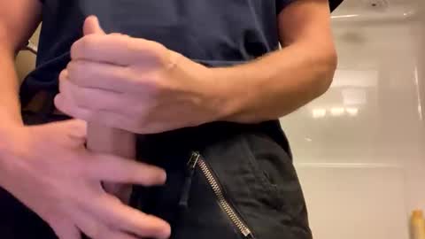 Snapshot of justatroll30 chatting on 4, 11, 2025 justatroll30 online show from 4, 11, 2025