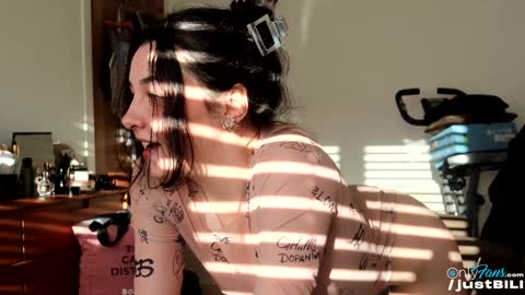 Snapshot of justbecauseiloveit chatting on 30, 1, 2025 Billie B William online show from 30, 1, 2025