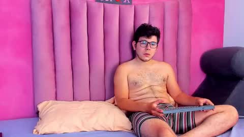 JUSTIN Y JAZMIN online show from 22, 12, 2025