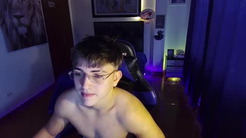 Snapshot of justin_trevor chatting on 22, 10, 2025 Justin trevor online show from 22, 10, 2025