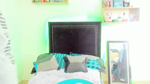 Snapshot of justine_ad chatting on 11, 11, 2025 Justine online show from 11, 11, 2025