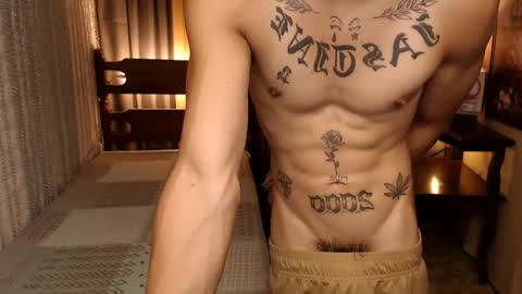 justine_hunk online show from 16, 12, 2024