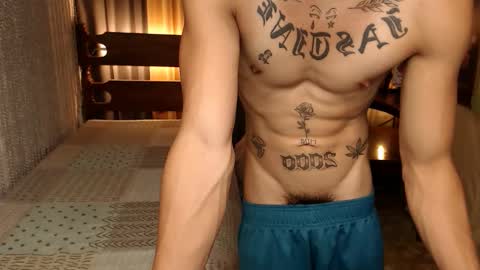 justine_hunk online show from 3, 1, 2025
