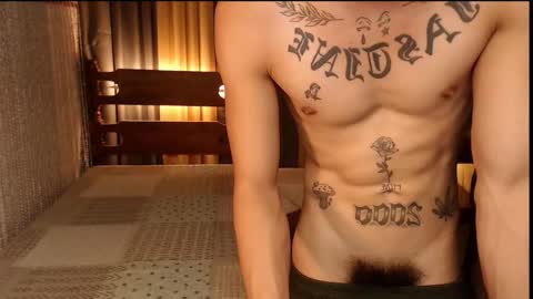justine_hunk online show from 4, 3, 2025