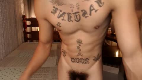 justine_hunk online show from 28, 10, 2025