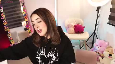Snapshot of justonecute chatting on 20, 7, 2026 Emy online show from 20, 7, 2026