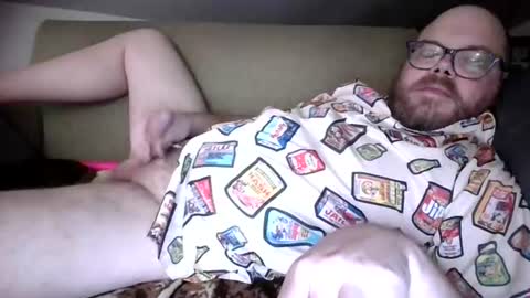 Snapshot of jwineness chatting on 4, 8, 2026 MidsizeBiGuy online show from 4, 8, 2026