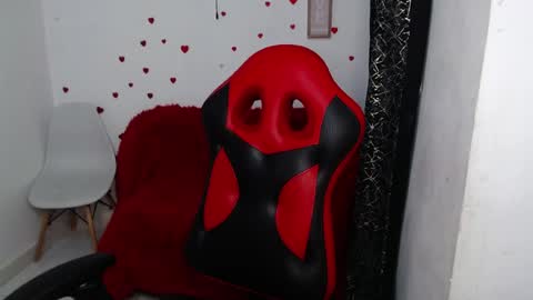 Snapshot of kael_fox chatting on 5, 4, 2026 kael_fox online show from 5, 4, 2026