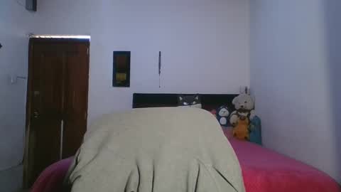 KAHELIINDEPENDENT MODEL online show from 29, 11, 2025