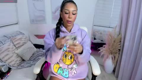Snapshot of kaia_cam chatting on 22, 4, 2026 online show from 22, 4, 2026