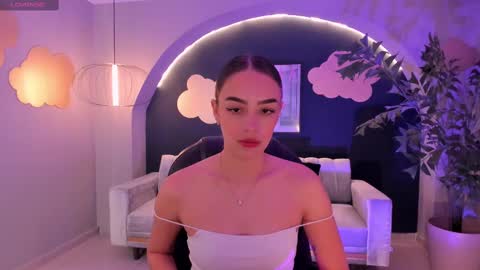 Kaia Ferreira online show from 6, 3, 2025