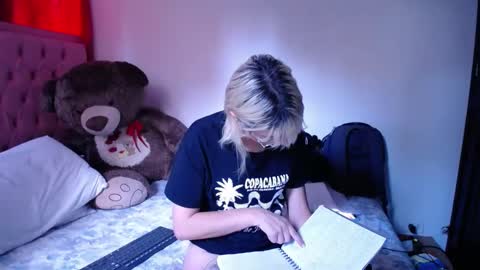 kaira111 online show from 12, 11, 2025