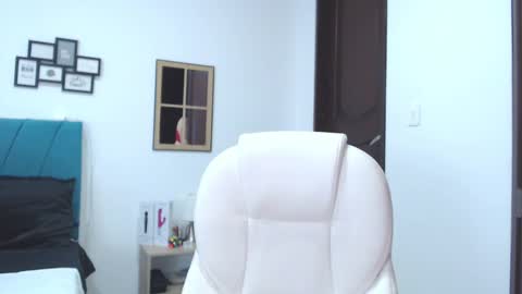 Kamilalopez online show from 27, 1, 2025