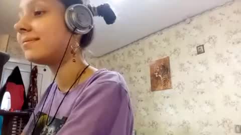 Mari  Simmons online show from 13, 9, 2025