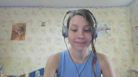 Mari  Simmons online show from 5, 10, 2025