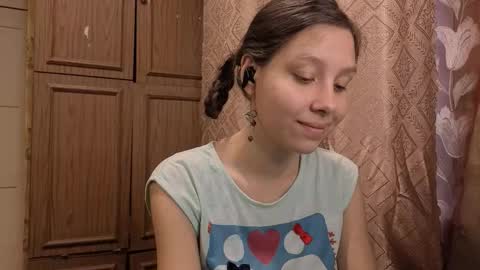 Mari  Simmons online show from 4, 11, 2025