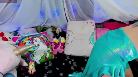 Snapshot of kandygirl_023 chatting on 23, 11, 2025 hello Im Danni online show from 23, 11, 2025