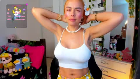 hello  Im Danni online show from 19, 4, 2026