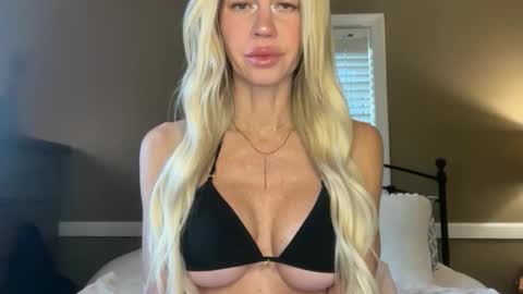 Snapshot of karabearr chatting on 18, 11, 2025 kara online show from 18, 11, 2025