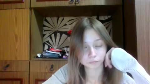 Snapshot of karaescorcia chatting on 26, 11, 2025 Ria online show from 26, 11, 2025