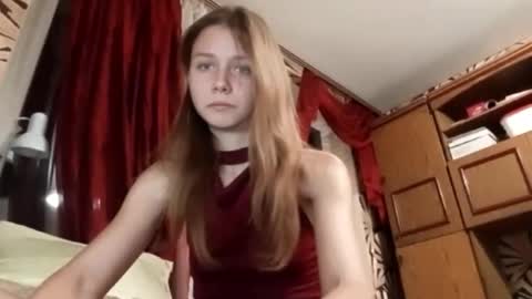 Snapshot of karaescorcia chatting on 27, 11, 2025 Ria online show from 27, 11, 2025