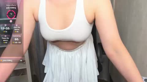 Snapshot of karen_villis chatting on 13, 6, 2026 Karen online show from 13, 6, 2026