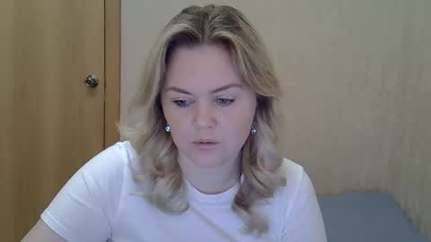 karennelsonx online show from 22, 4, 2026