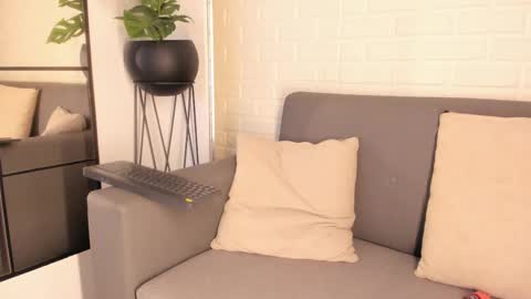 Kari online show from 26, 2, 2025