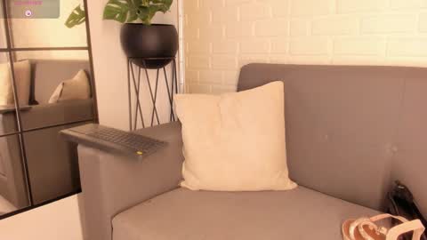 Kari online show from 4, 3, 2025