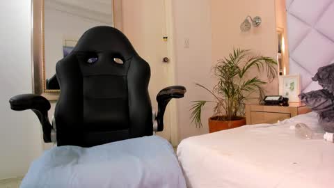 Snapshot of karina_mason chatting on 25, 2, 2025 Karina online show from 25, 2, 2025