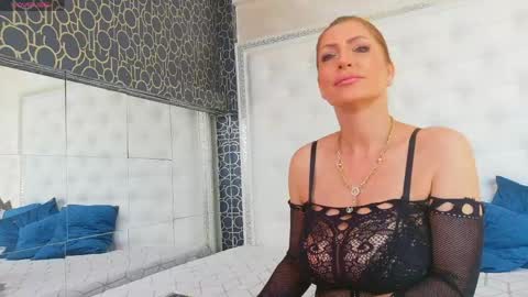 KARISSIA online show from 8, 6, 2026