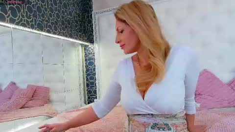 Snapshot of karissia_ chatting on 12, 7, 2026 KARISSIA online show from 12, 7, 2026