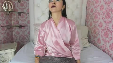 karla_crruz online show from 13, 5, 2026