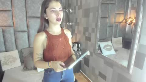 karla_crruz online show from 14, 5, 2026