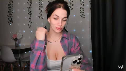 karla_lim online show from 4, 2, 2025