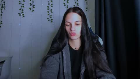 karla_lim online show from 7, 10, 2025