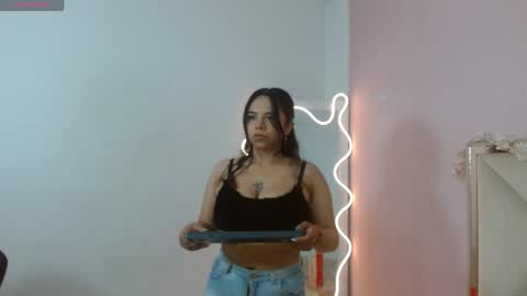 karla_tay1 online show from 6, 5, 2026