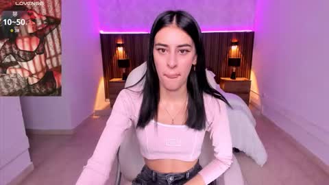 Snapshot of karlaa_james chatting on 10, 11, 2025 Karlaa online show from 10, 11, 2025