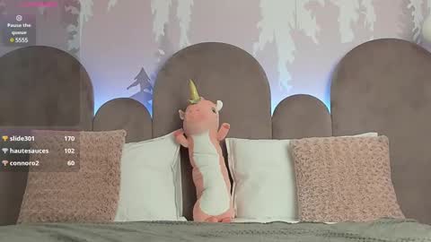 KarlaBart online show from 9, 3, 2025