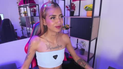 karlaslutskinny__ online show from 11, 1, 2026